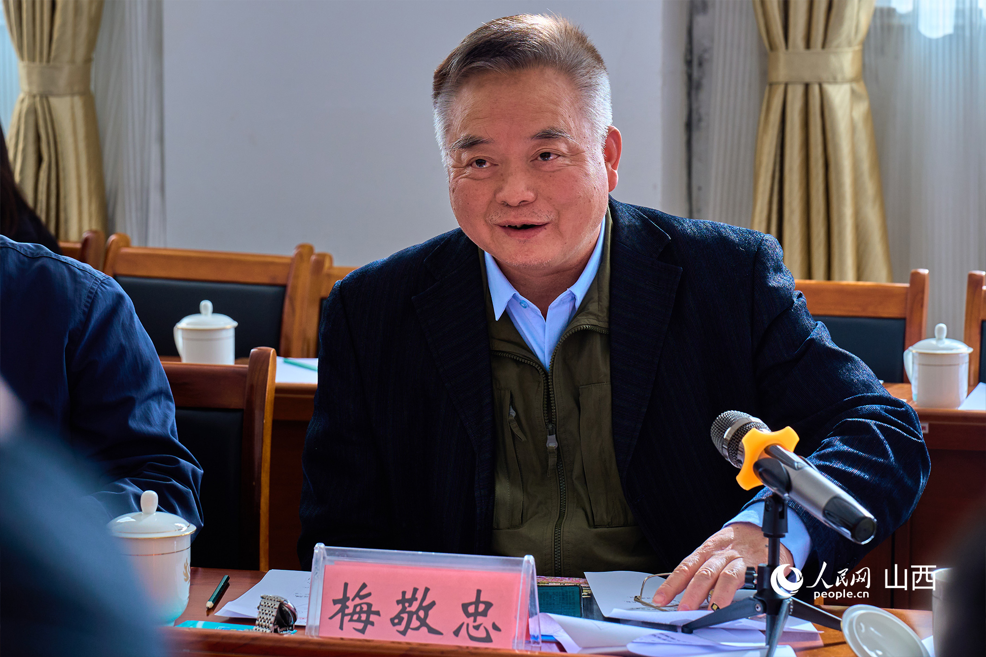 中央黨校(國(guó)家行政學(xué)院)文史教研部原副主任、教授梅敬忠。人民網(wǎng) 張超寧攝