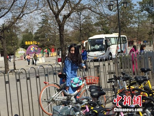 越來越多的用戶開始使用共享單車。<a target='_blank'  _fcksavedurl='http://www.chinanews.com/' ></table>中新網</a> 吳濤 攝