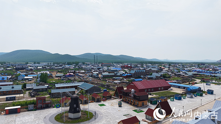 航拍恩和俄羅斯族民族鄉(xiāng)。人民網記者 齊浩男攝