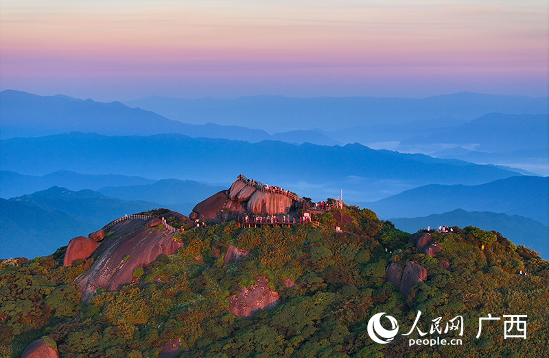 貓兒山日出。人民網(wǎng) 雷琦竣攝