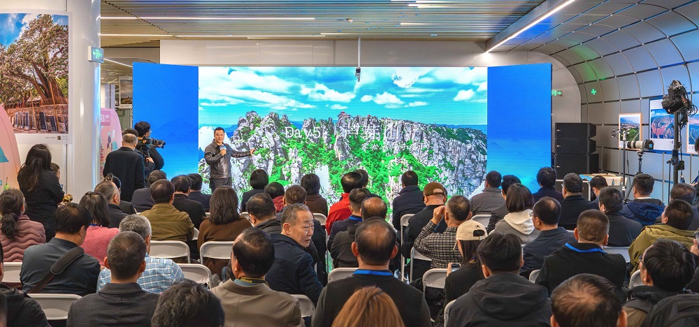 活動現(xiàn)場，文旅星推官推介忻州。